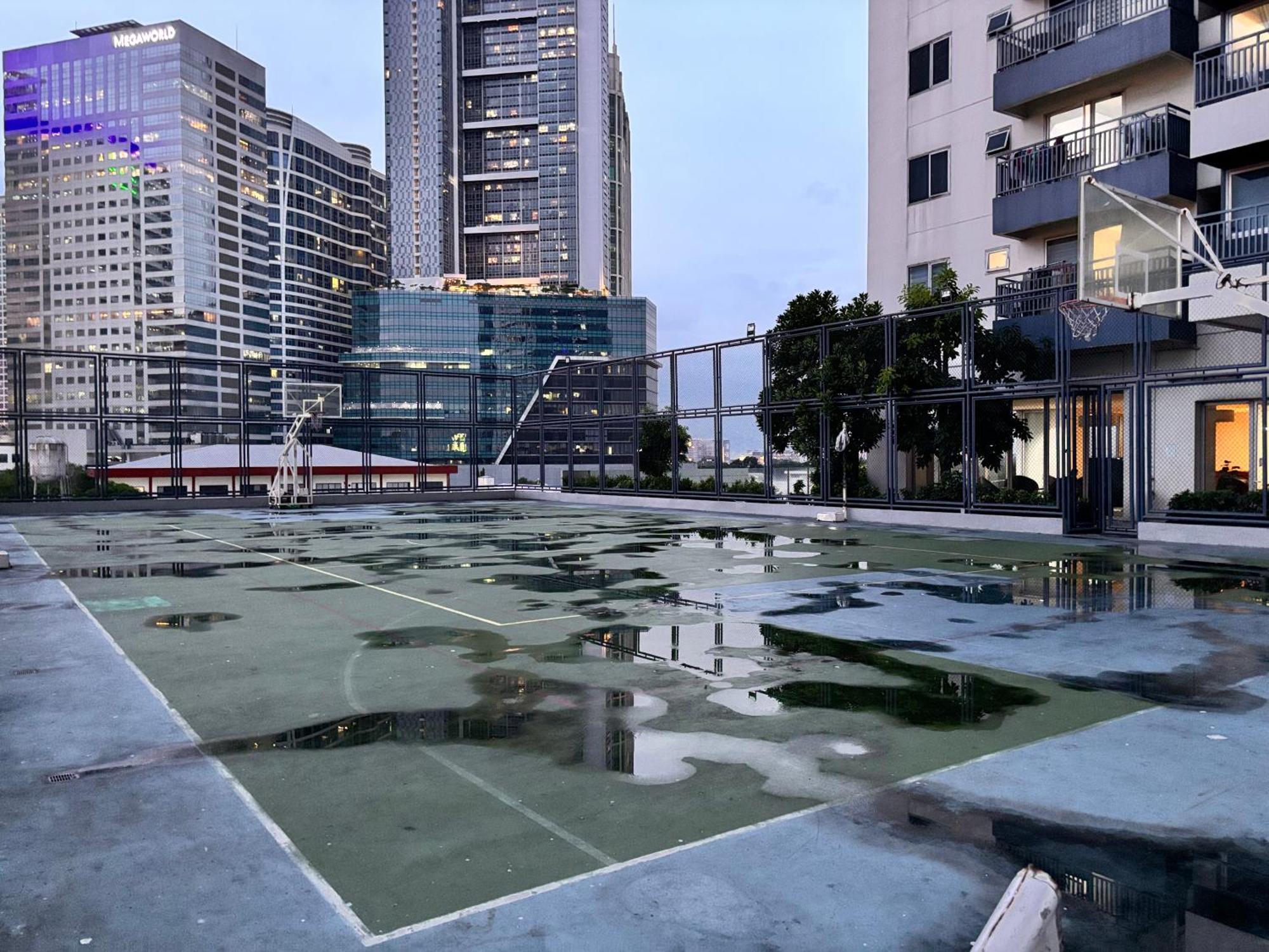 La Amore Place Pasig City Экстерьер фото